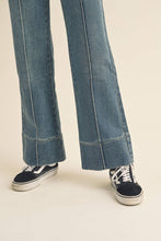 Load image into Gallery viewer, P3141   PLEAT DETAIL WIDE HEM DENIM PANTS: DENIM / L
