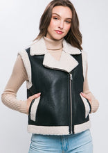 Load image into Gallery viewer, Sherpa Trim Vest
