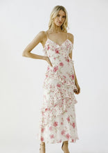 Load image into Gallery viewer, Love is in the Air Maxi Dress
